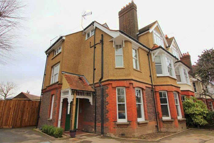 1 Bedroom Flat To Rent In Avenue Road, St.Albans, AL1