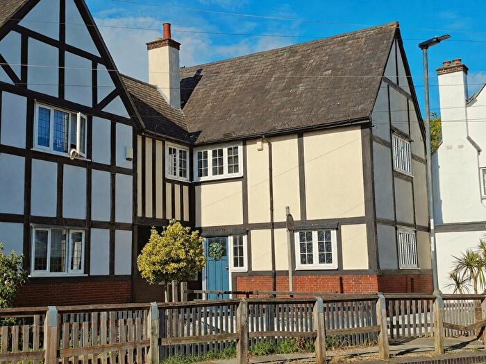4 Bedroom House To Rent In Ross Way, Eltham, London, SE9