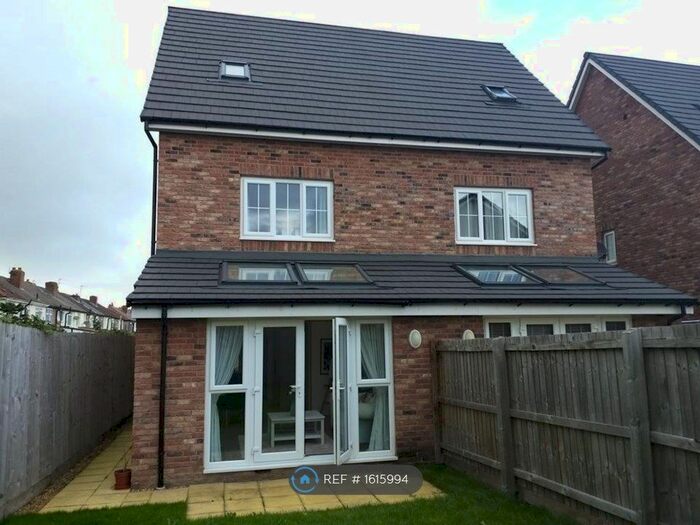3 Bedroom Semi-Detached House To Rent In Raffia Way, Walton, Liverpool, L9