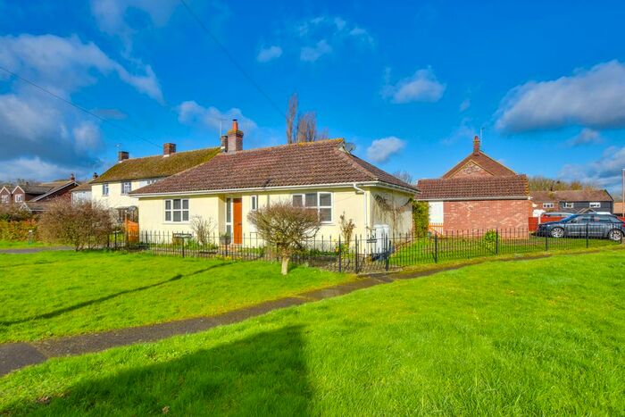 2 Bedroom Detached Bungalow For Sale In Gepps Close, High Easter, Chelmsford, CM1