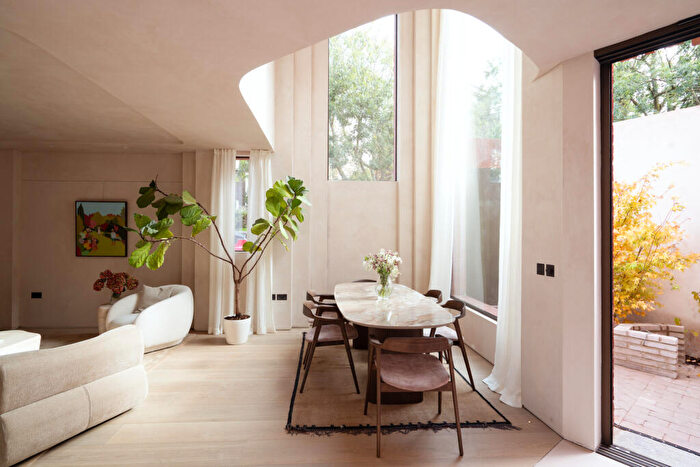 4 Bedroom End Of Terrace House For Sale In Heathpoint House, London, NW5