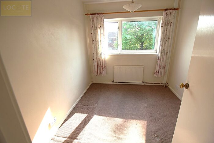 1 Bedroom Flat For Sale In Cavendish Road, Urmston, Manchester, M41