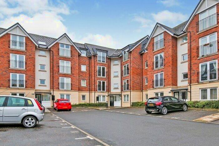 2 Bedroom Flat To Rent In Shepherds Court, Durham, DH1
