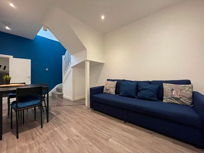 1 Bedroom Flat To Rent In Eastern Road, Brighton, BN2