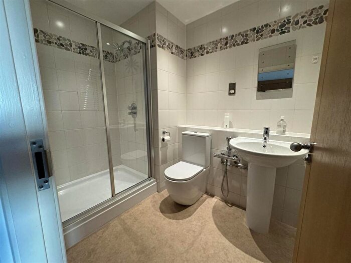2 Bedroom Apartment To Rent In Altolusso, City Centre ( Beds ), CF10