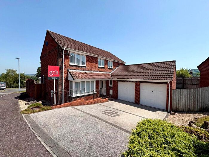 4 Bedroom Detached House For Sale In Heron Road, Honiton, Devon, EX14