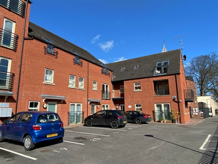 2 Bedroom Flat To Rent In Friars Mews, Wesleyan Court, Lincoln, LN2