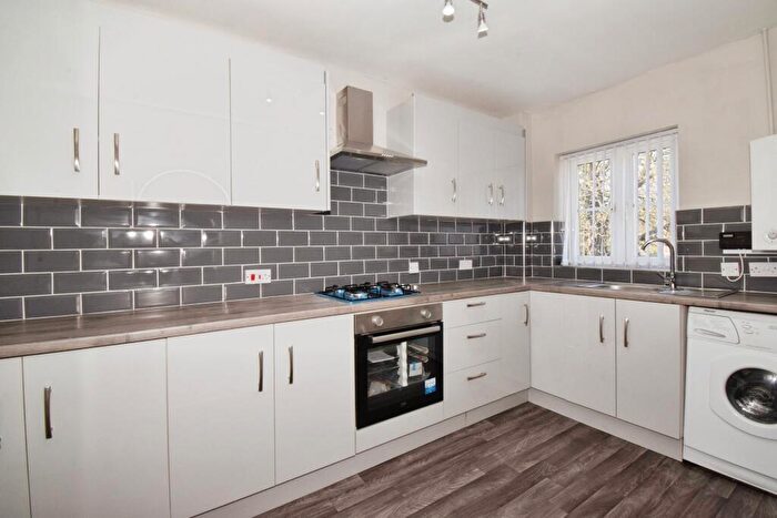 2 Bedroom Flat For Sale In Long Street, Wigston, Leicestershire, LE18