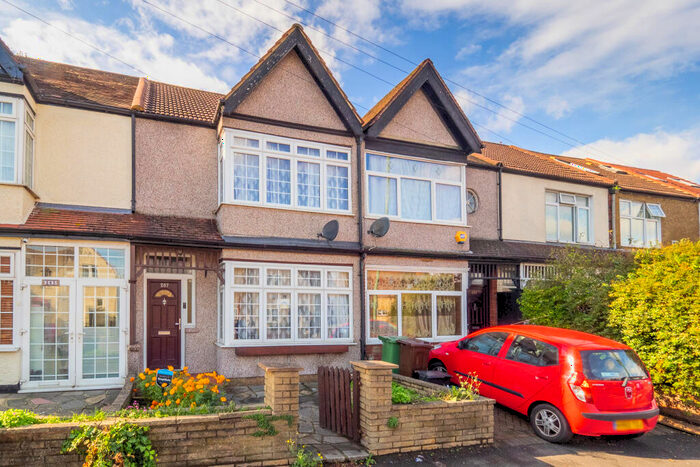 2 Bedroom House To Rent In Gander Green Lane, Sutton, Surrey, SM1