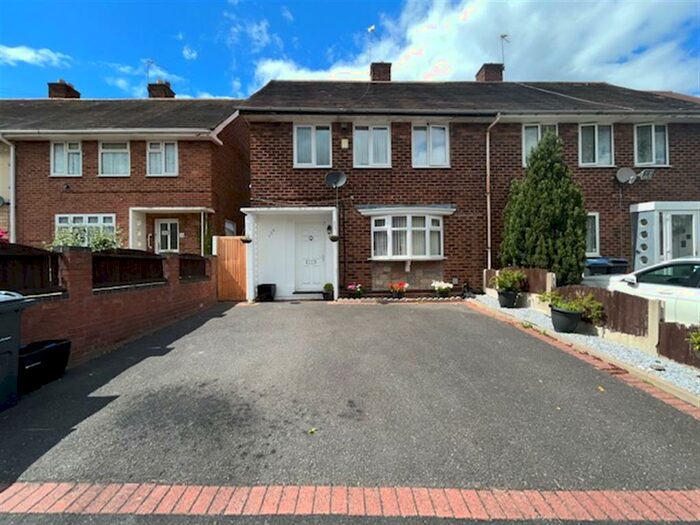 3 Bedroom Semi-Detached House To Rent In Billingsley Road, Birmingham, B26