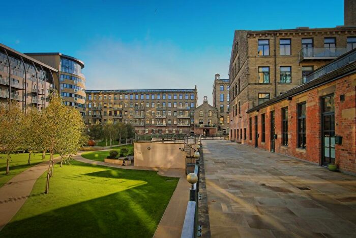 2 Bedroom Flat To Rent In Victoria Mills, Shipley, Bradford, BD17