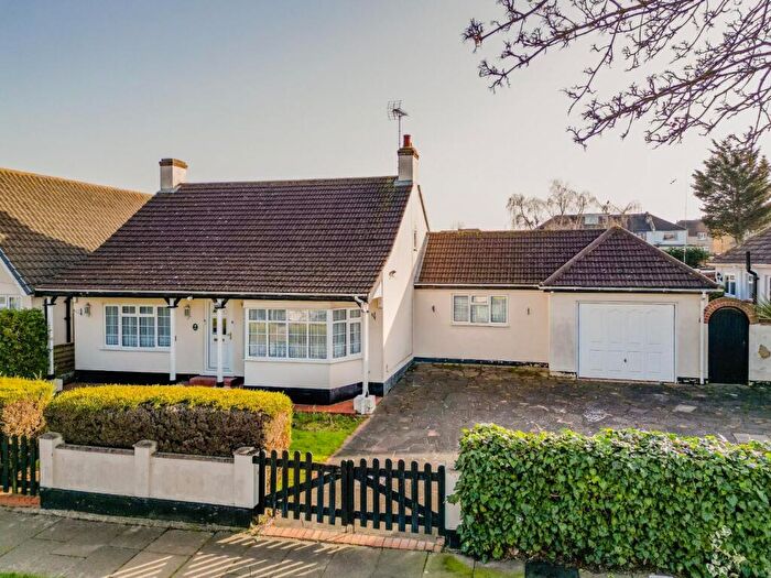 3 Bedroom Detached Bungalow For Sale In Briarwood Drive, Leigh-On-Sea, SS9