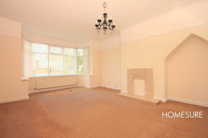 3 Bedroom Semi-Detached House To Rent In Booker Avenue, Allerton, Liverpool, L18