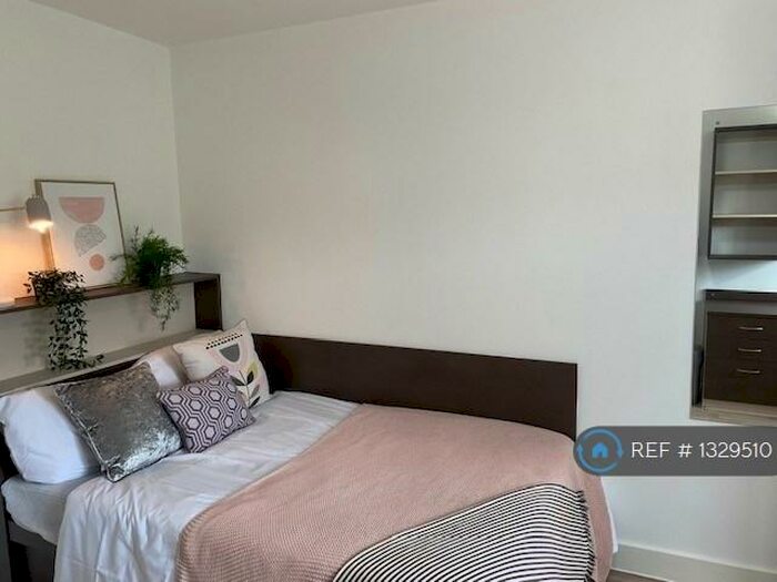 2 Bedroom Flat To Rent In Neuadd Y Castell, Bangor, LL57