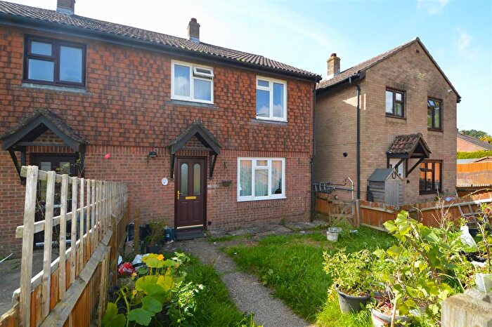 3 Bedroom Property To Rent In Alderbrook Close, Crowborough, TN6