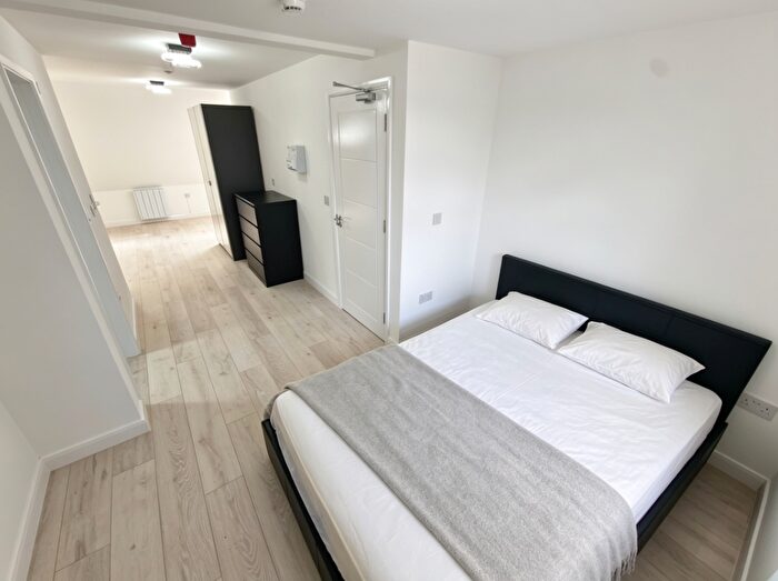 1 Bedroom Studio To Rent In Kingston Road, Luton, Bedfordshire, LU2