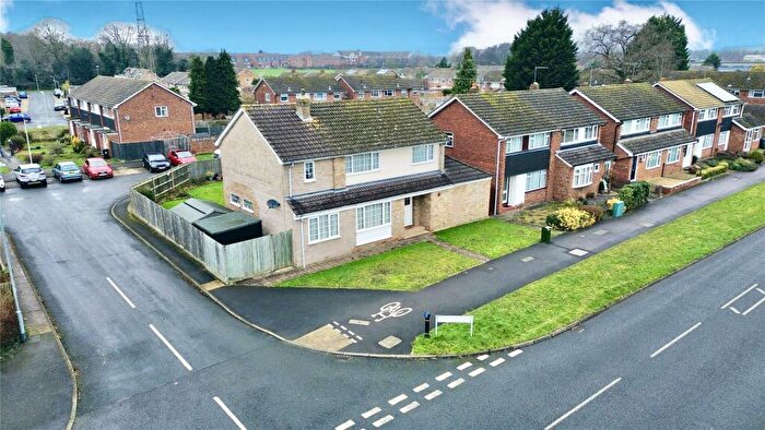 5 Bedroom Detached House For Sale In Fairwater Drive, Woodley, Reading, Berkshire, RG5