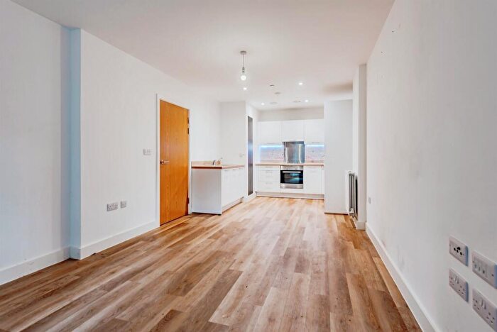 1 Bedroom Apartment For Sale In Marketfield Way, Redhill, RH1