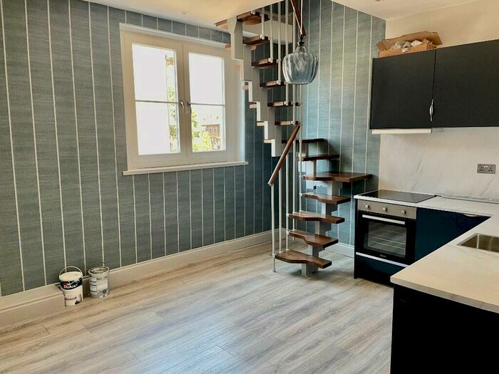 1 Bedroom Flat To Rent In Barnsbury Road, London, N1