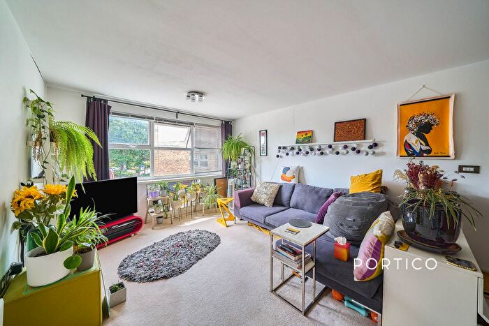 2 Bedroom Flat To Rent In Ferndale Road, London, SW9
