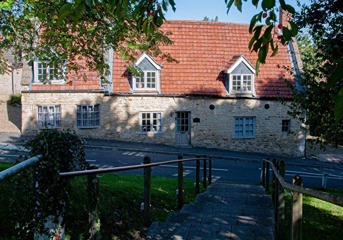 5 Bedroom Detached House For Sale In Heathcote Road, Castle Bytham, Grantham, NG33