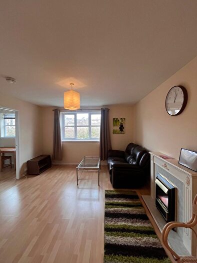 2 Bedroom Flat To Rent In Tytler Gardens, Edinburgh, EH8