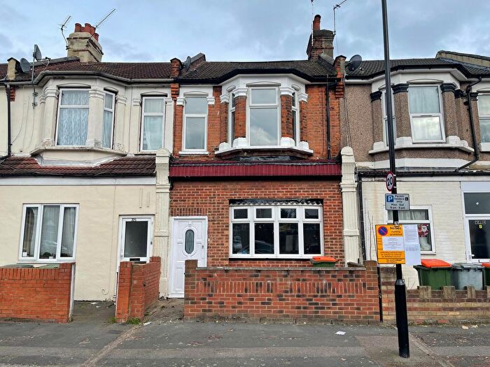 4 Bedroom Terraced House To Rent In Dersingham Avenue, London, E12