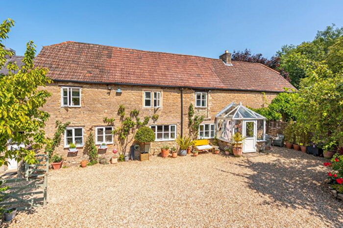 4 Bedroom Barn Conversion For Sale In Lowden Hill, Chippenham, SN15