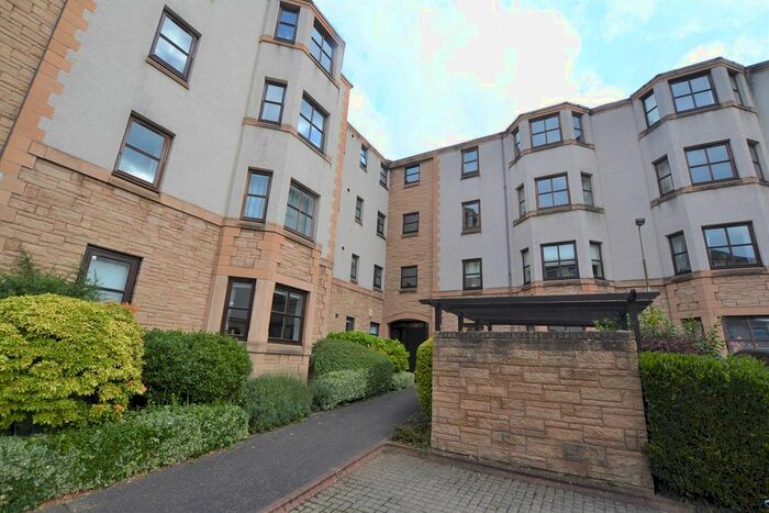 2 Bedroom Flat To Rent In St. Leonards Lane, Edinburgh, EH8