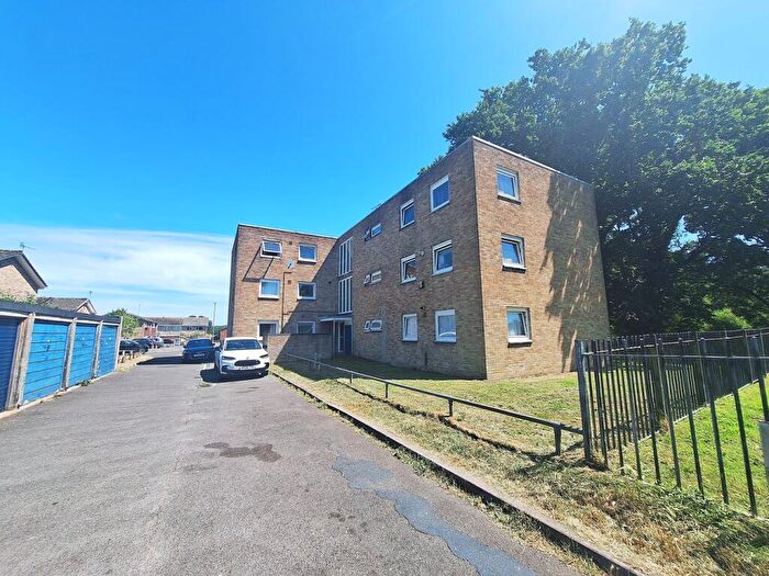 2 Bedroom Apartment For Sale In Millfield, Creekmoor, Poole, BH17