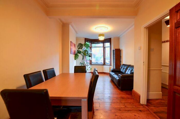 4 Bedroom Terraced House To Rent In St James Road, Stratford, E15