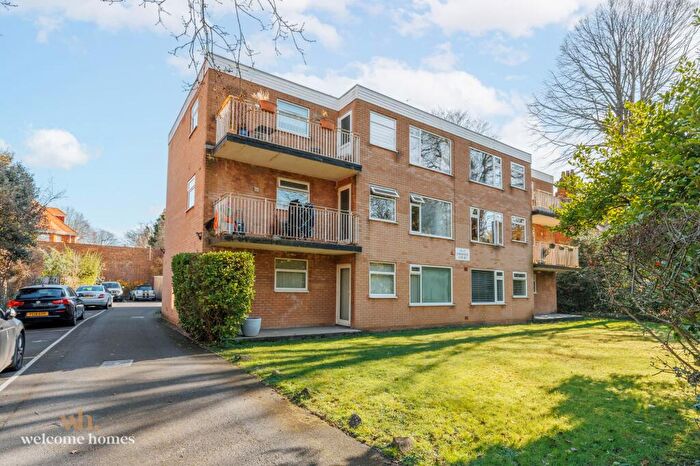 2 Bedroom Flat To Rent In Wellington Road, Crofton Court, BH8