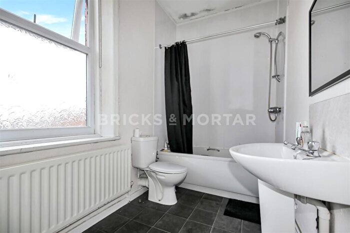 2 Bedroom Apartment To Rent In Chillingham Road, Heaton, Newcastle Upon Tyne, NE6