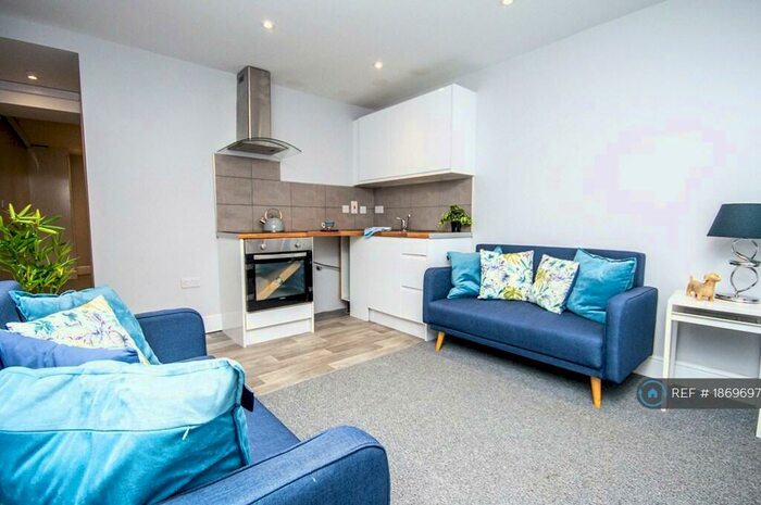 1 Bedroom Flat To Rent In Rochdale Road, Bacup, OL13