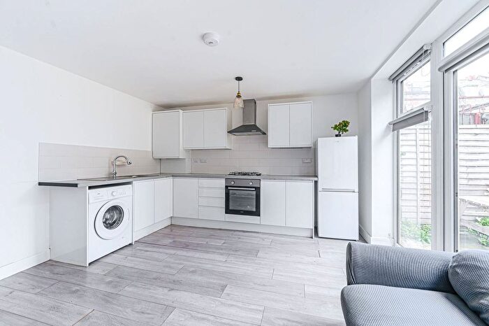 2 Bedroom Maisonette To Rent In St Dunstans Road, Hammersmith, London, W6