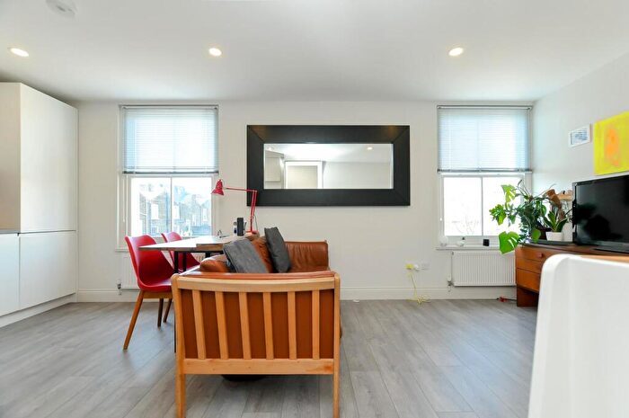 1 Bedroom Flat For Sale In Chatsworth Road, London, E5