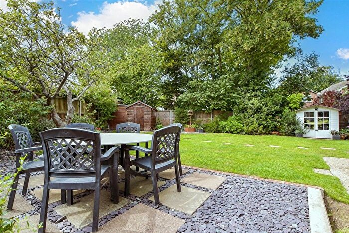 4 Bedroom Detached House For Sale In Whiteness Green, Kingsgate, Broadstairs, Kent, CT10