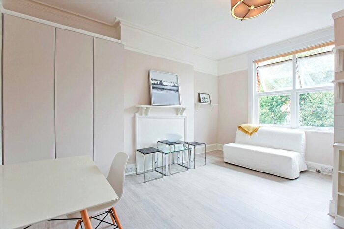 Apartment To Rent In Fellows Road, Swiss Cottage, London, NW3