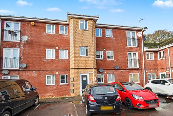 2 Bedroom Apartment For Sale In Langdale Grove, Corby, NN17