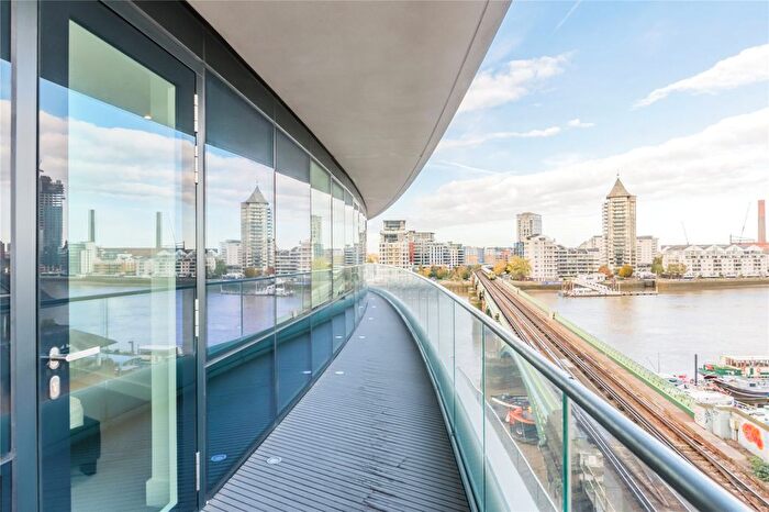 2 Bedroom Flat For Sale In Lombard Wharf, Lombard Road, SW11