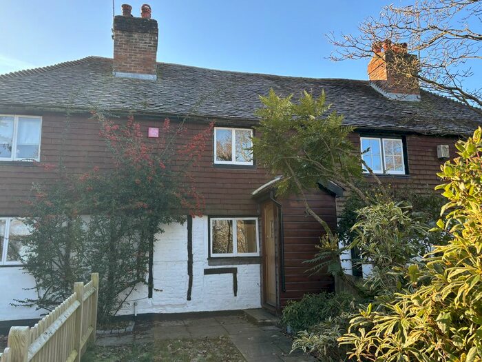 2 Bedroom Property For Sale In Francis Cottages, London Road, Tonbridge, Kent, TN11