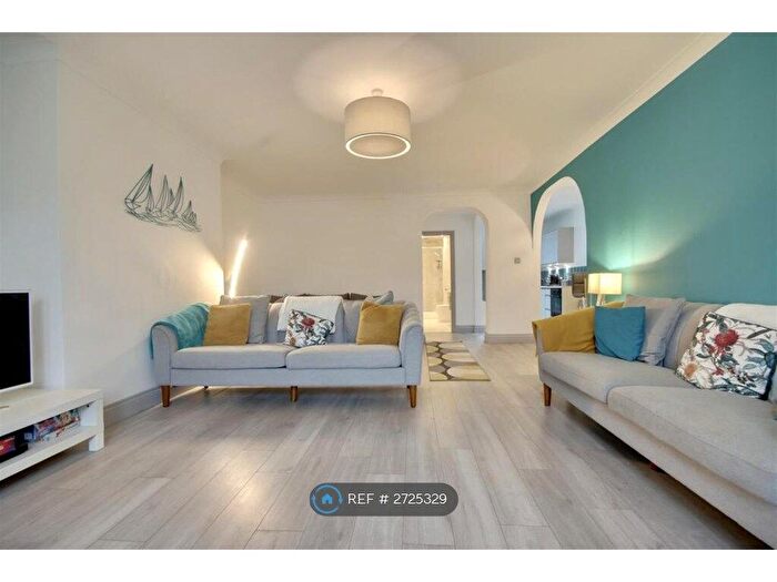 1 Bedroom Flat To Rent In Georgina Court, Southsea, PO5