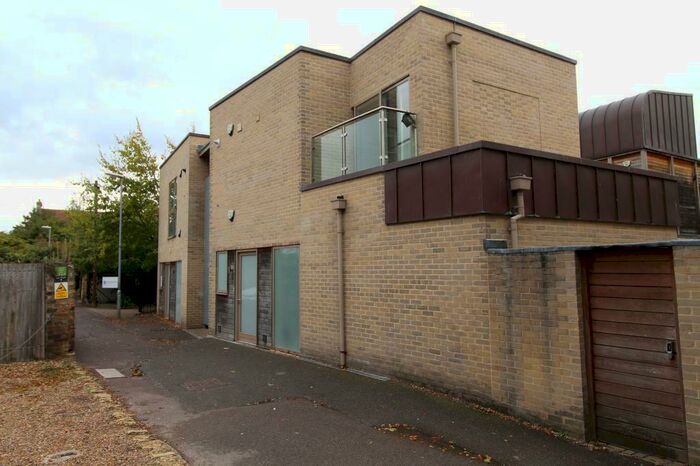 2 Bedroom Apartment To Rent In Parkside, Cambridge, CB1