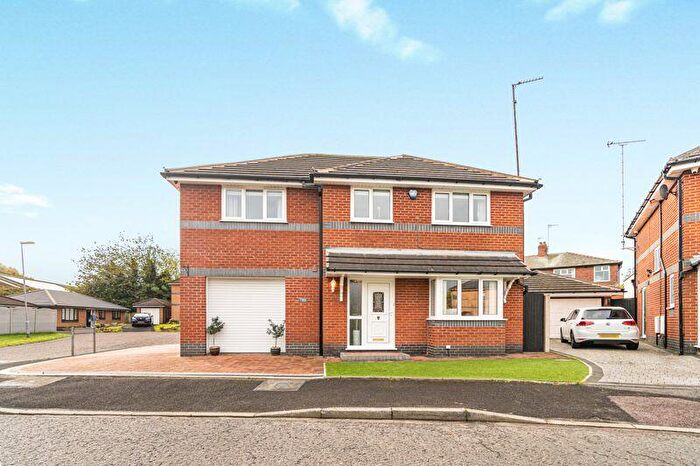 4 Bedroom Detached House For Sale In Great Flatt, Passmonds, Rochdale, OL12