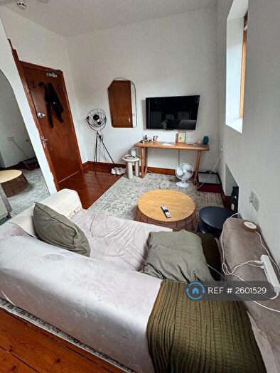 1 Bedroom Flat To Rent In Parkway, London, NW1