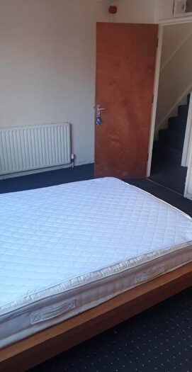 1 Bedroom House To Rent In Hathway Walk, Bristol, BS5
