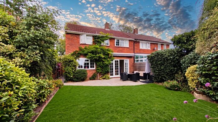 4 Bedroom Semi Detached House For Sale In Reeds Hill, Bracknell, RG12