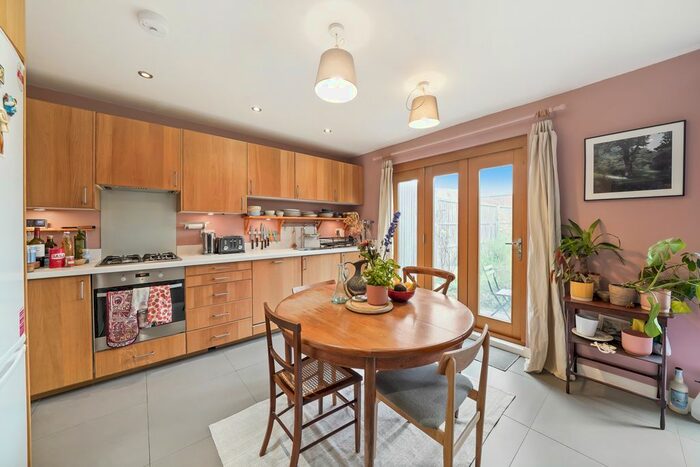 3 Bedroom Semi-Detached House To Rent In Dacres Road, Forest Hill, London, SE23