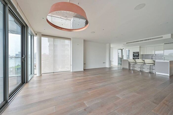 3 Bedroom Flat To Rent In Eastfields Avenue, Wandsworth, London, SW18