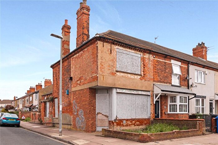 2 Bedroom End Of Terrace House For Sale In Lambert Road, Grimsby, Lincolnshire, DN32